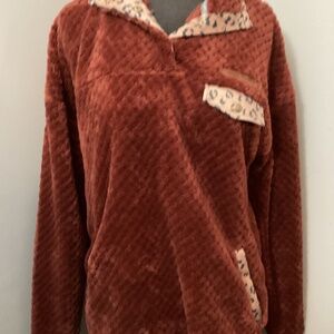Simply Southerm maroon pullover ladies M